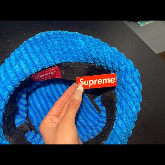 SUPREME BUCKET HAT 🧢 - Picture 5 of 5